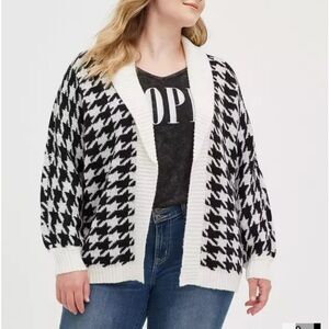 Torrid Shawl Cardigan - Houndstooth Black & White